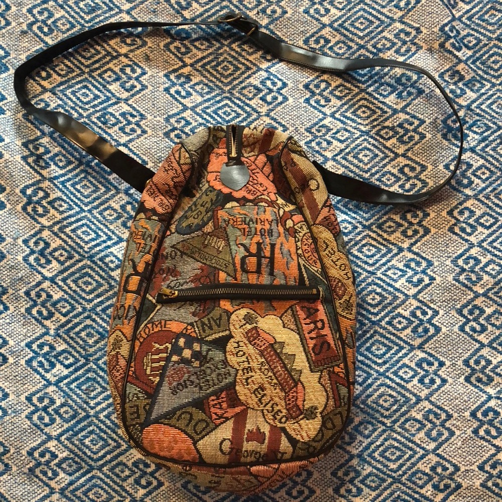Vintage Traveling Shoulder Bag